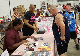 Darryl Tapp Signing