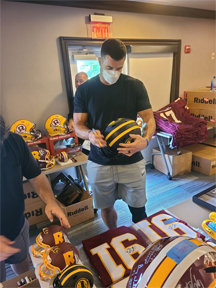Ryan Kerrigan Signing