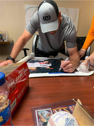 Kent Mercker Signing