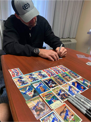 Kent Mercker Signing