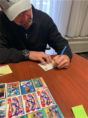 Kent Mercker Signing