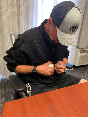 Kent Mercker Signing