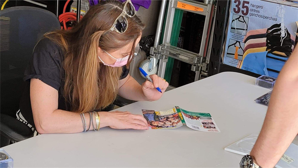 Marguerite Moreau Signing