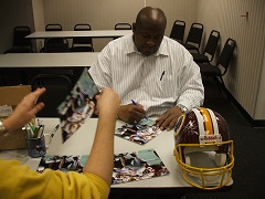 Darryl Grant signing